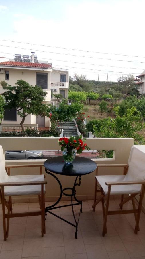Phoeve Apt-Lovely 1-Br Rental Near The Beach Kalathas Esterno foto
