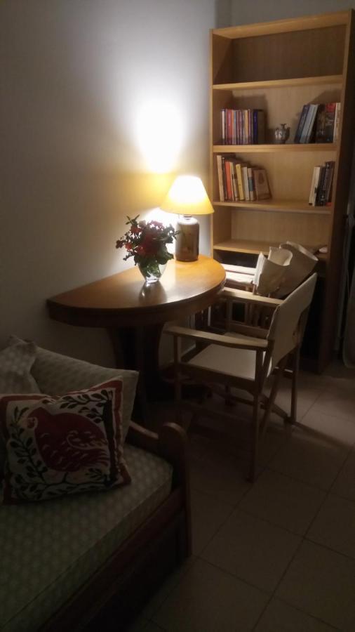 Phoeve Apt-Lovely 1-Br Rental Near The Beach Kalathas Esterno foto