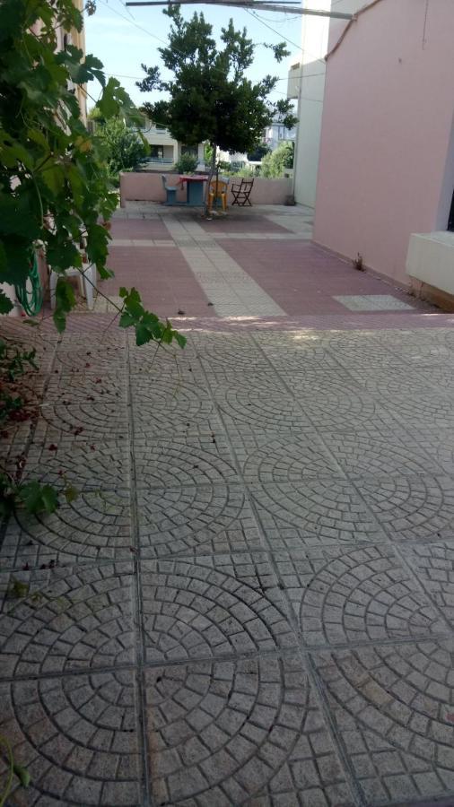 Phoeve Apt-Lovely 1-Br Rental Near The Beach Kalathas Esterno foto
