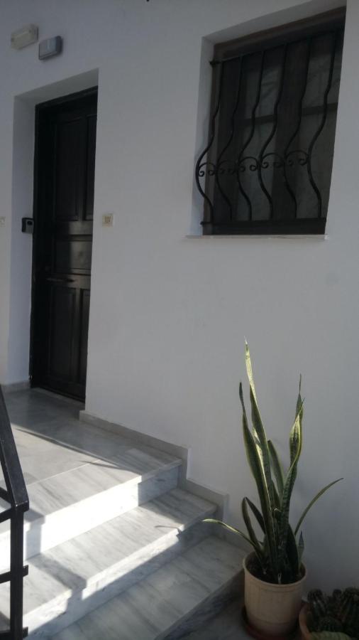 Phoeve Apt-Lovely 1-Br Rental Near The Beach Kalathas Esterno foto