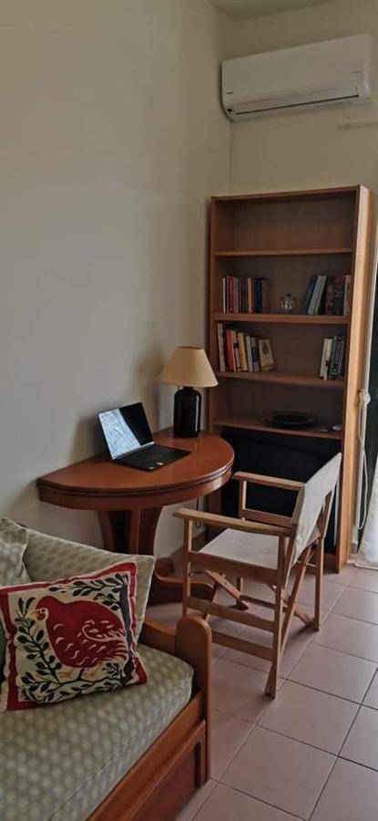 Phoeve Apt-Lovely 1-Br Rental Near The Beach Kalathas Esterno foto