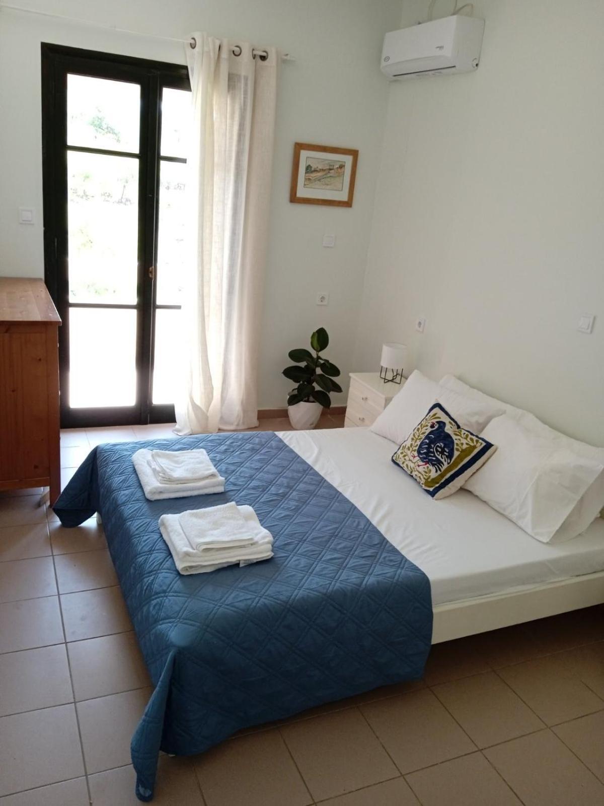 Phoeve Apt-Lovely 1-Br Rental Near The Beach Kalathas Esterno foto