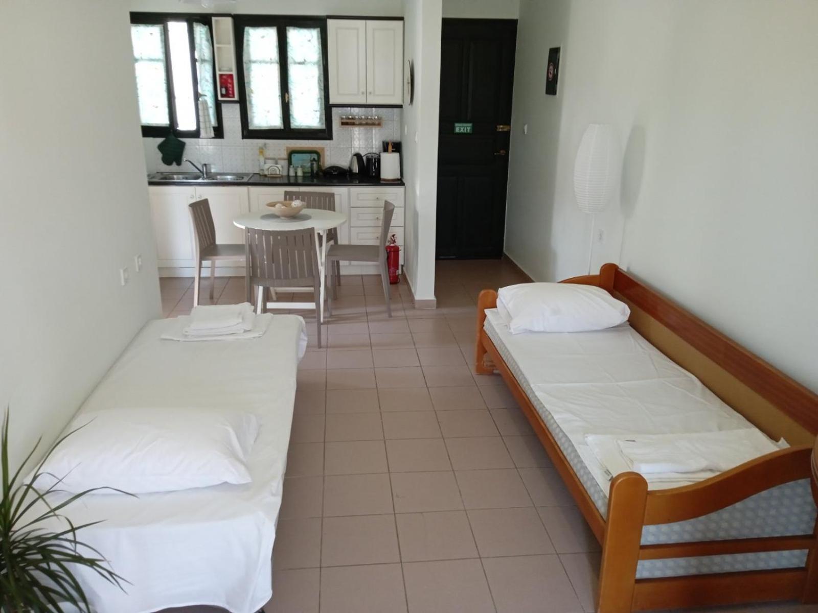 Phoeve Apt-Lovely 1-Br Rental Near The Beach Kalathas Esterno foto
